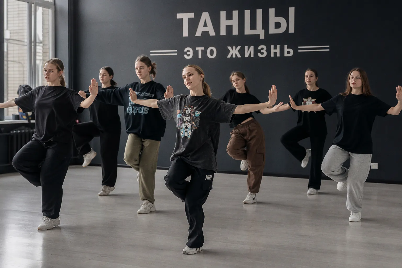 Slavic Divas разрывают зарубежный Интернет: как российский мультик 2006 года запустил тренд в Европе